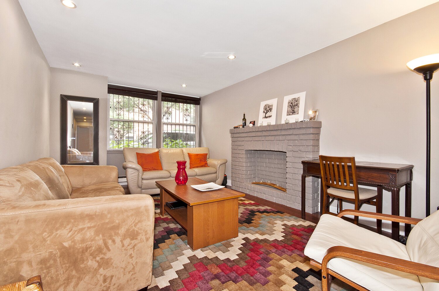 #1 photo, 433 W 24TH Street, मैनहटन Chelsea , NY 10011