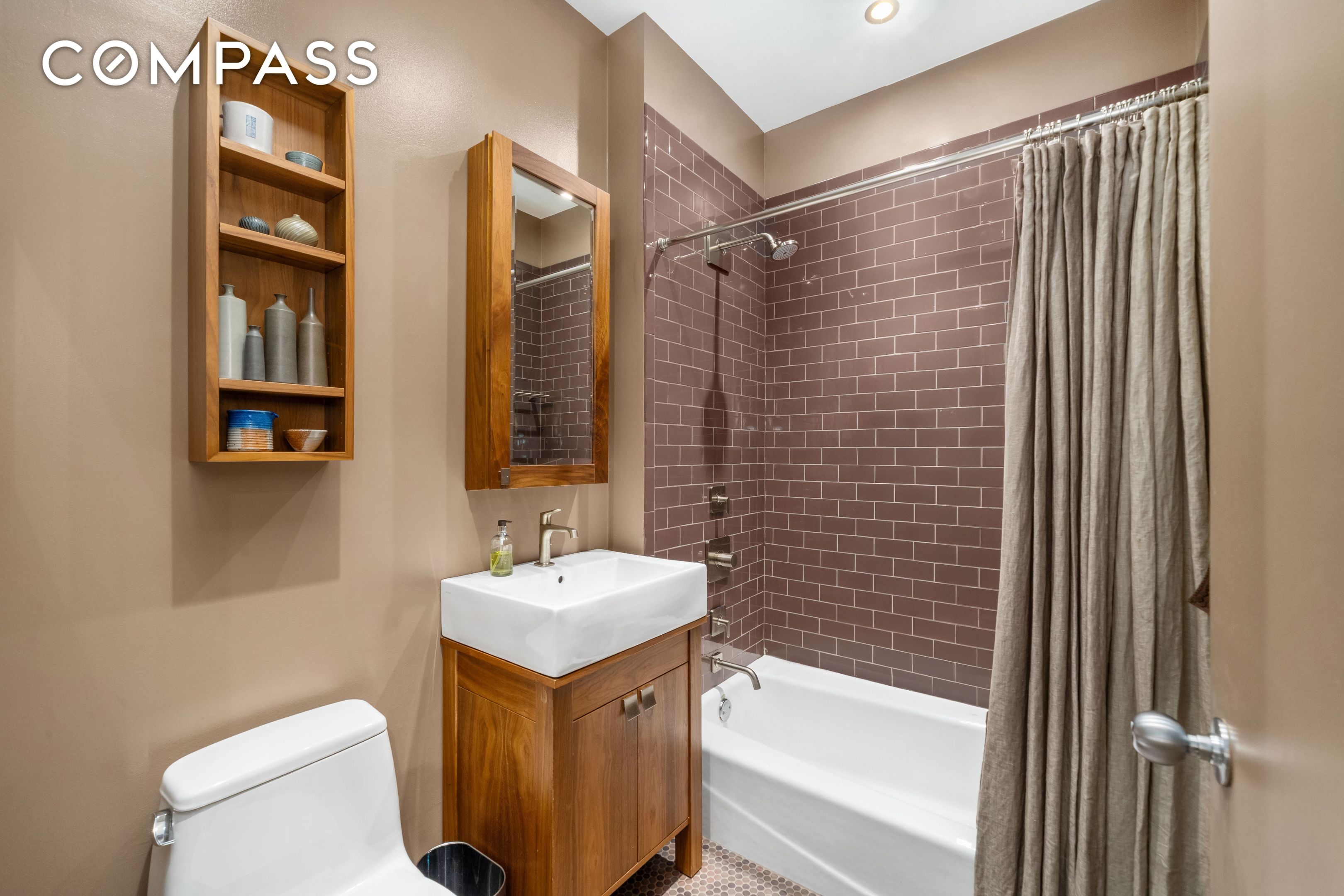 #21 photo, 252 7th Avenue, Chelsea , NY 10001