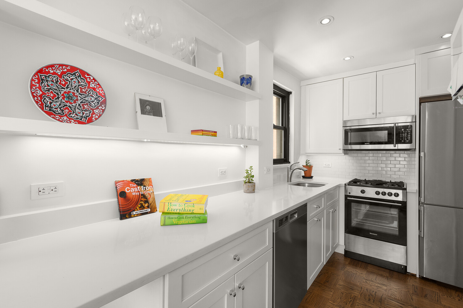 #4 photo, 110 E 36TH Street, Murray Hill , NY 10016