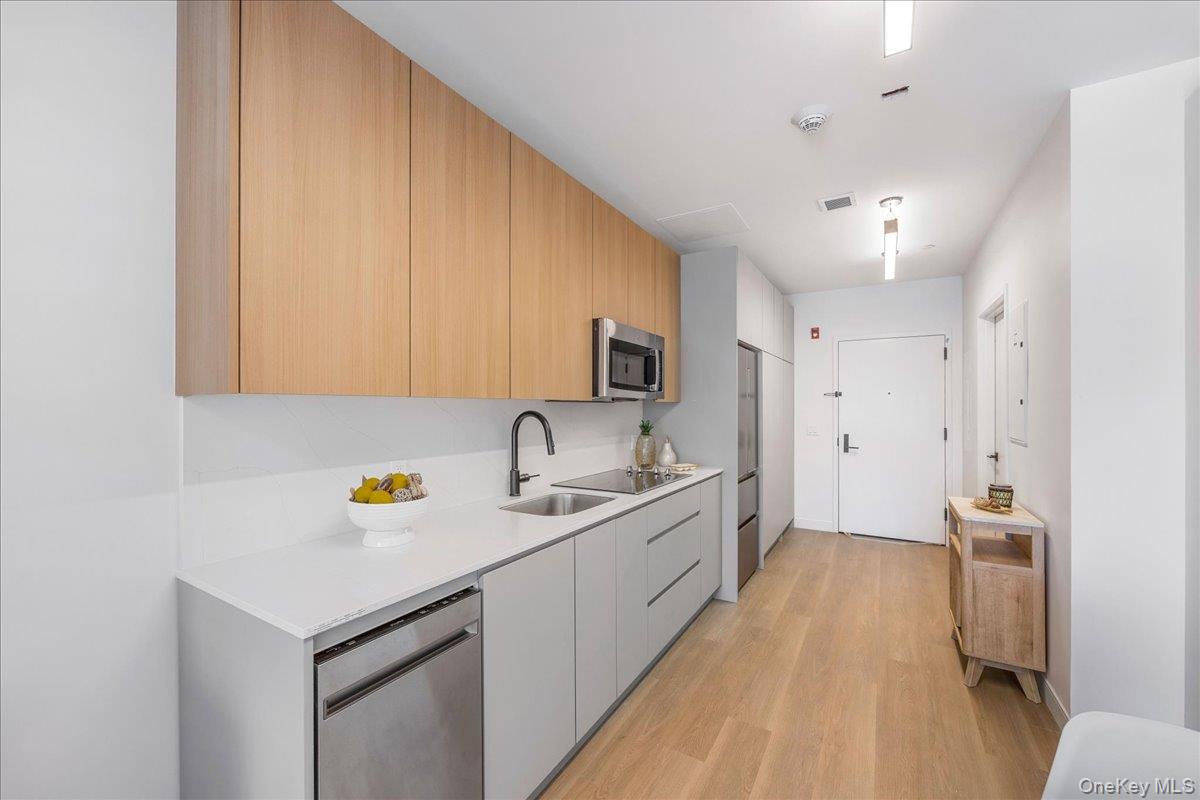 #5 photo, 8 Chester Avenue, White Plains , NY 10601