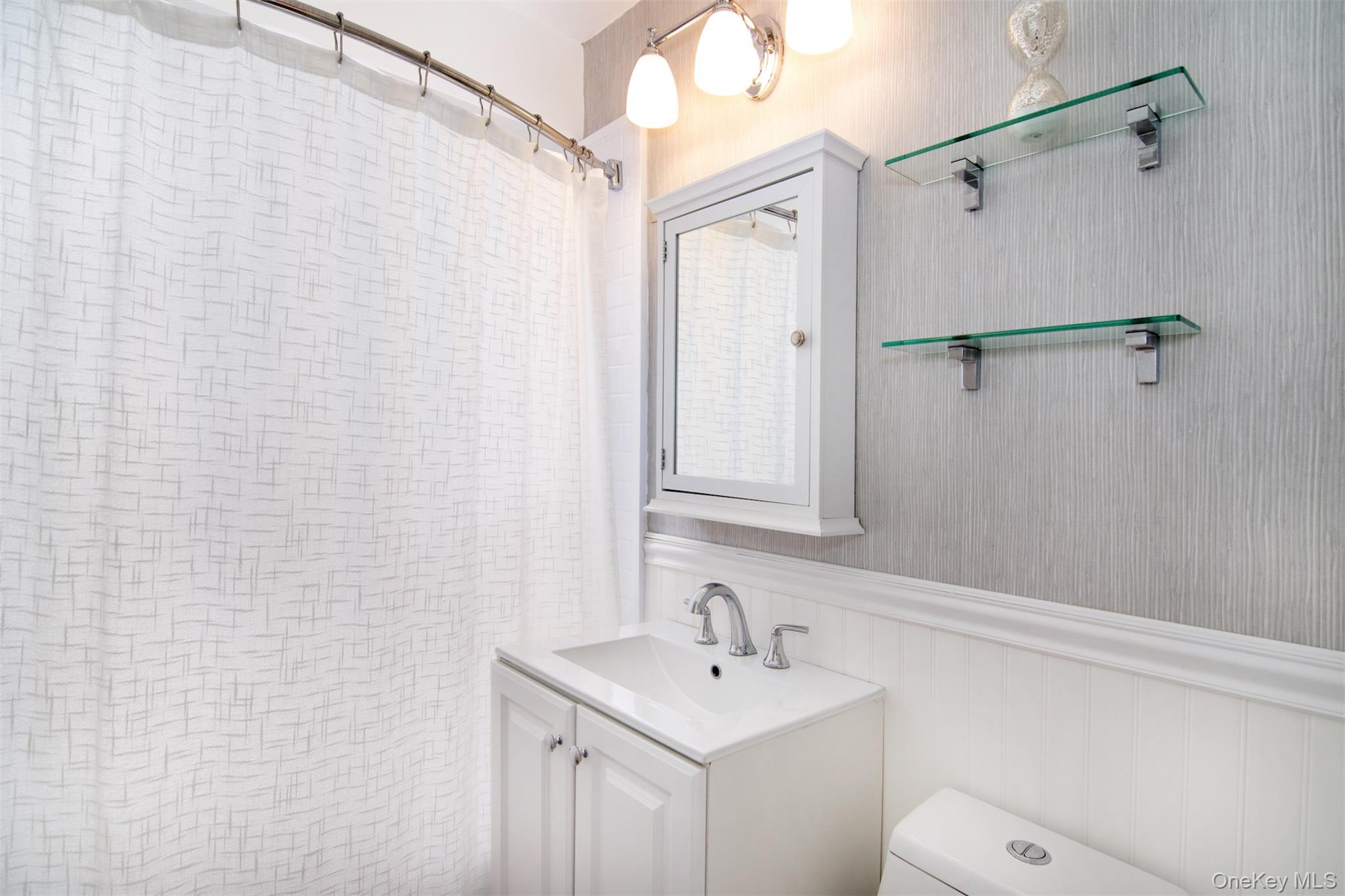 #12 photo, 140 N Broadway, Irvington , NY 10533