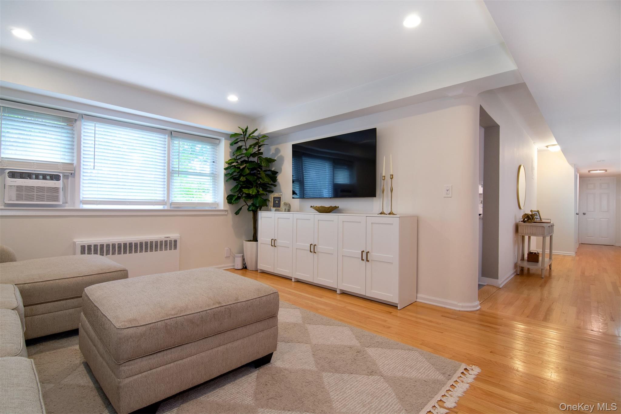 #3 photo, 140 N Broadway, Irvington , NY 10533