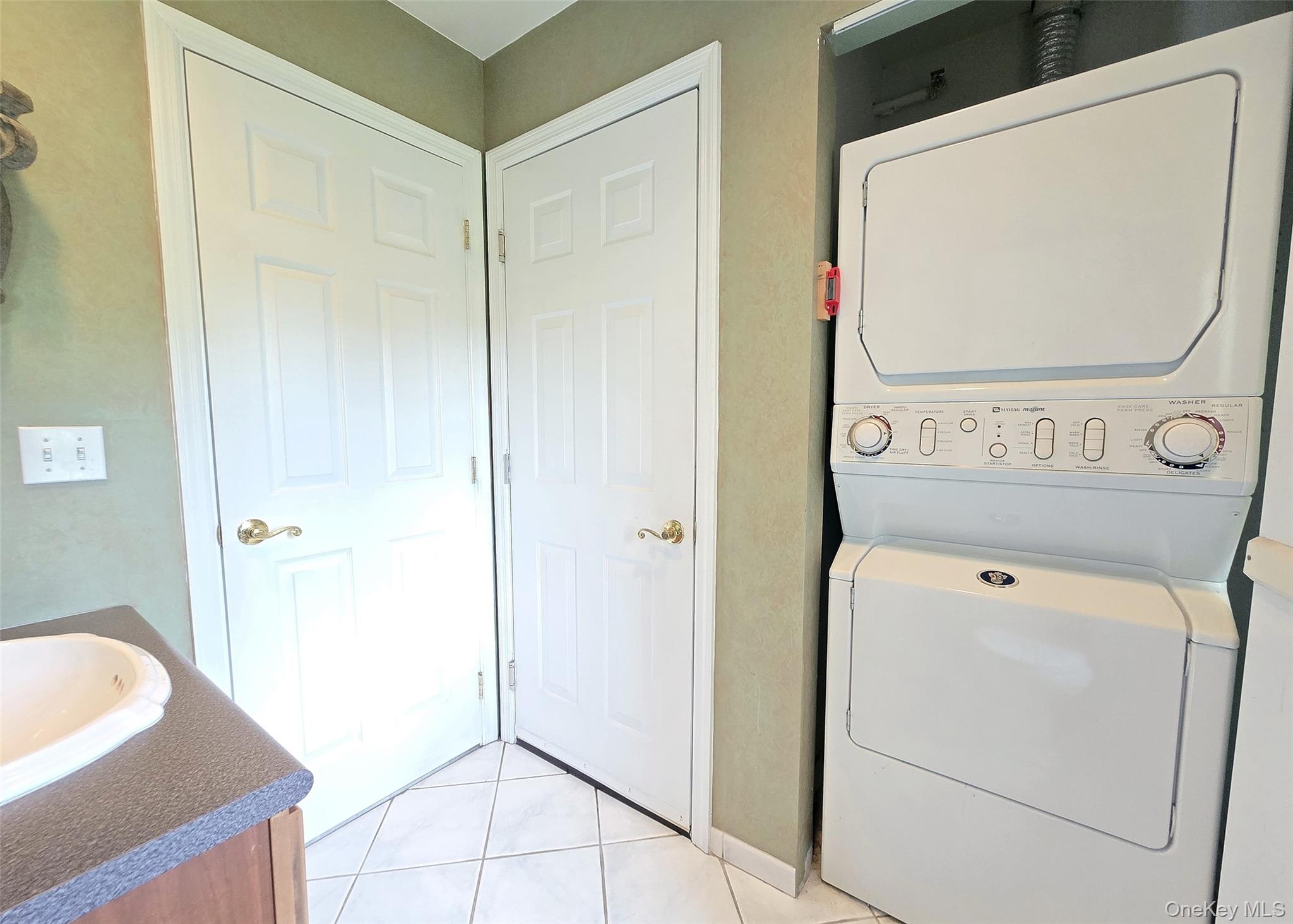 #14 photo, 105 Commodore Circle, सफ़ोक काउंटी Port Jefferson Station , NY 11776