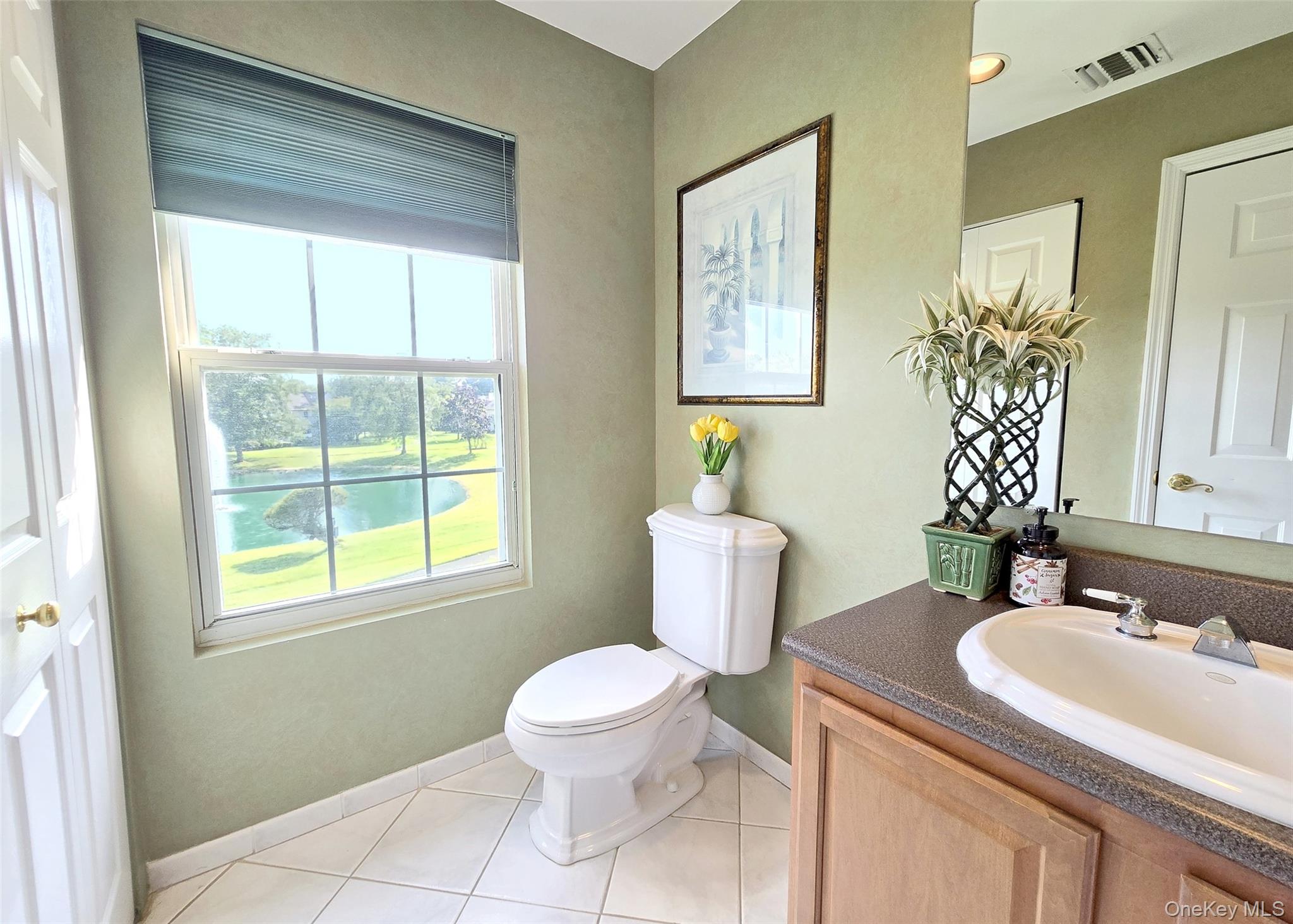 #15 photo, 105 Commodore Circle, सफ़ोक काउंटी Port Jefferson Station , NY 11776