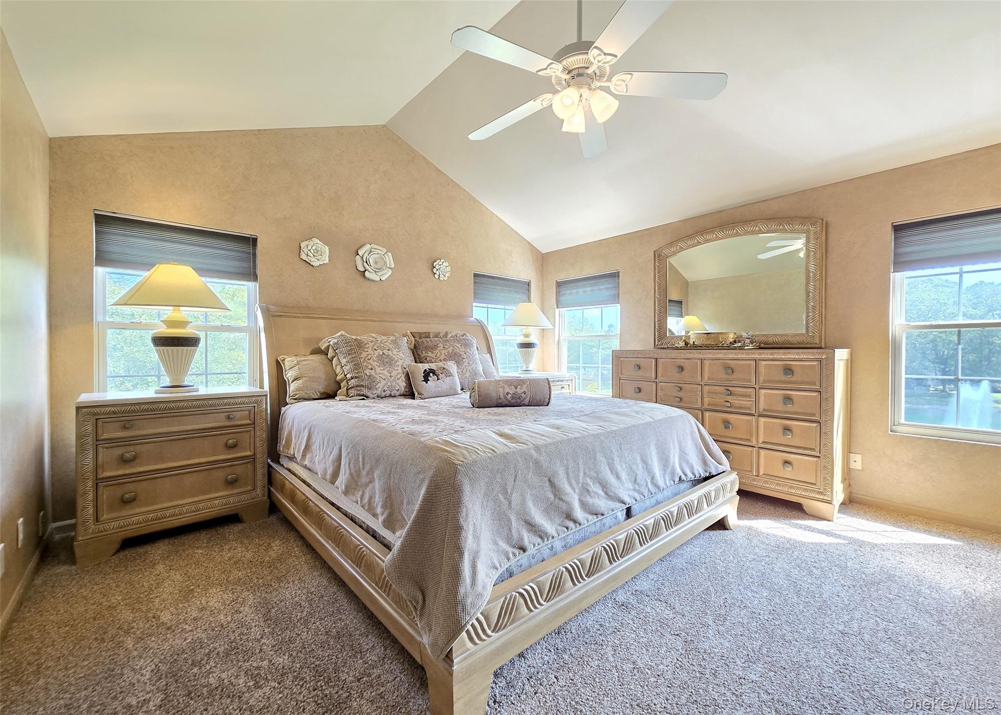 #16 photo, 105 Commodore Circle, सफ़ोक काउंटी Port Jefferson Station , NY 11776