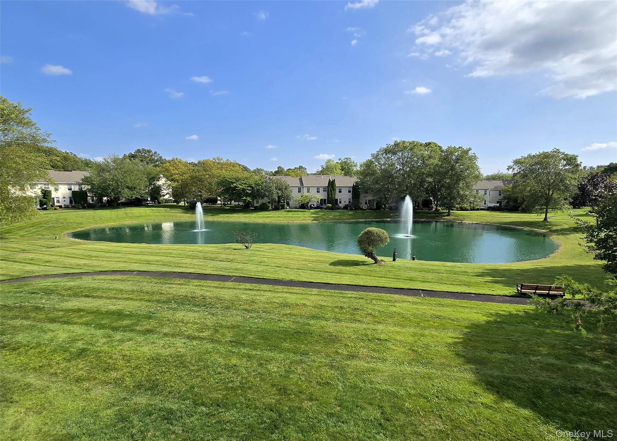 #5 photo, 105 Commodore Circle, सफ़ोक काउंटी Port Jefferson Station , NY 11776