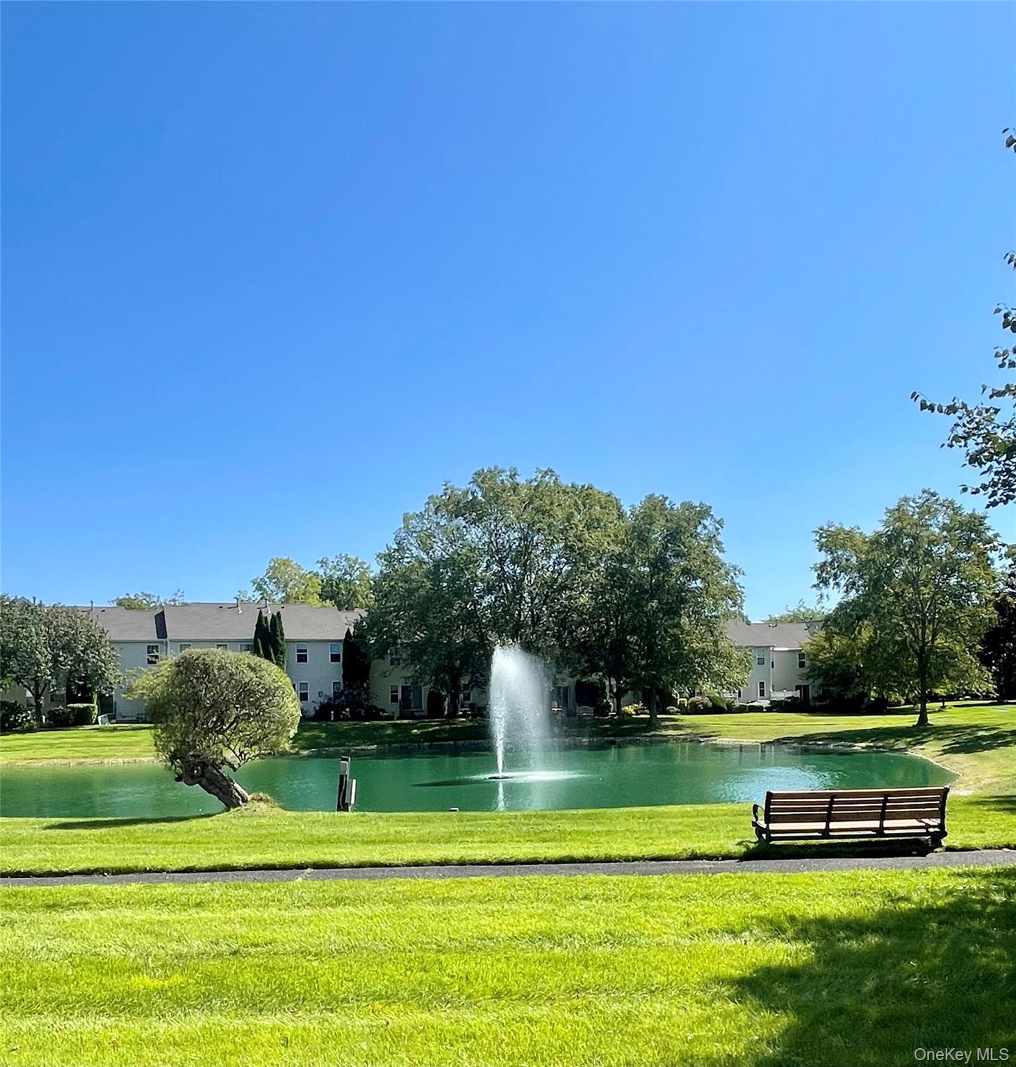 #6 photo, 105 Commodore Circle, सफ़ोक काउंटी Port Jefferson Station , NY 11776