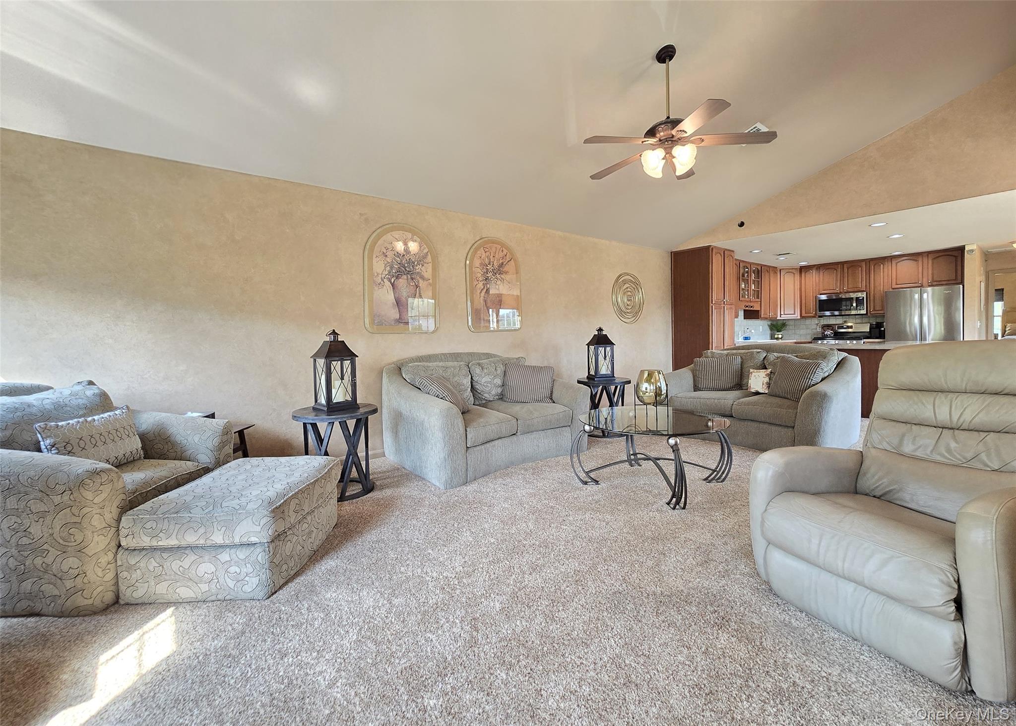 #9 photo, 105 Commodore Circle, सफ़ोक काउंटी Port Jefferson Station , NY 11776