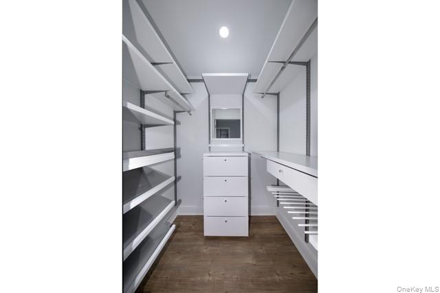 #7 photo, 1100 Avalon Street, Glen Cove , NY 11542