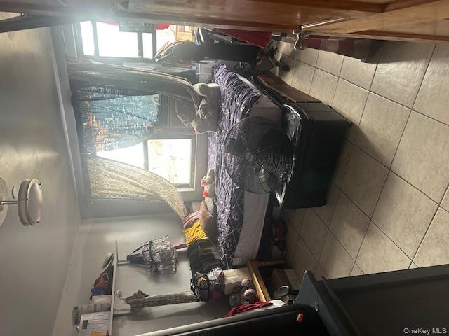 #20 photo, 10429 Roosevelt Avenue, クイーンズ区 Corona , NY 11368