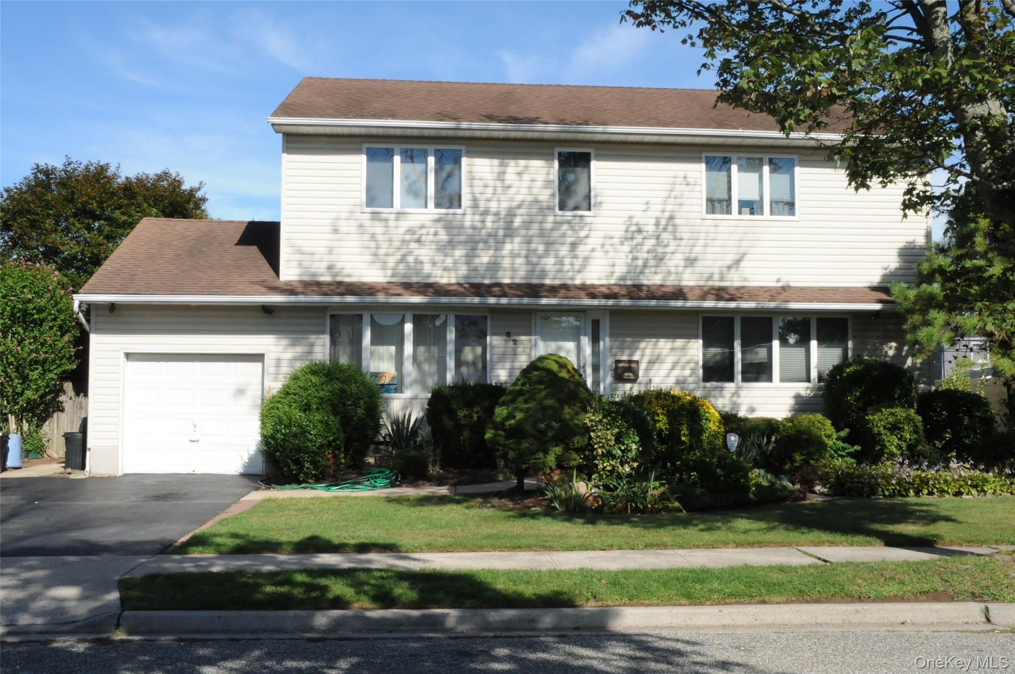 #1 photo, 32 Kalda Lane, Plainview , NY 11803