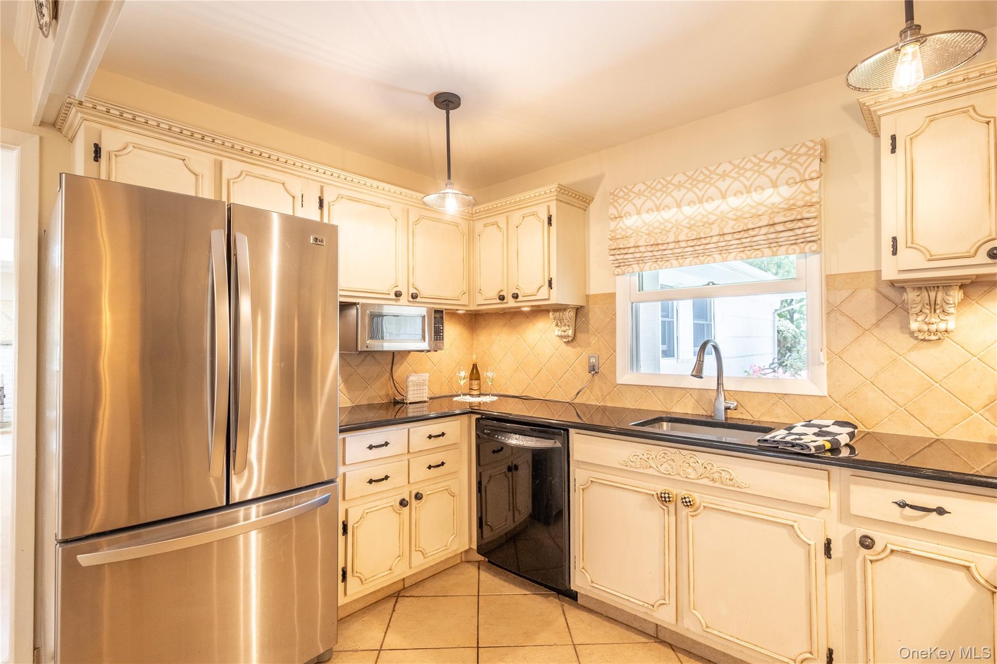 #16 photo, 66 Barker Drive, सफ़ोक काउंटी Stony Brook , NY 11790