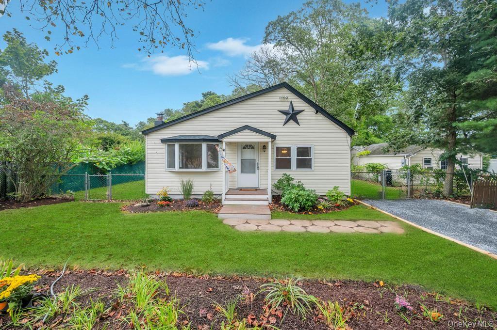 #1 photo, 247 Hawthorne Street, 东长岛 Mastic Beach , NY 11951