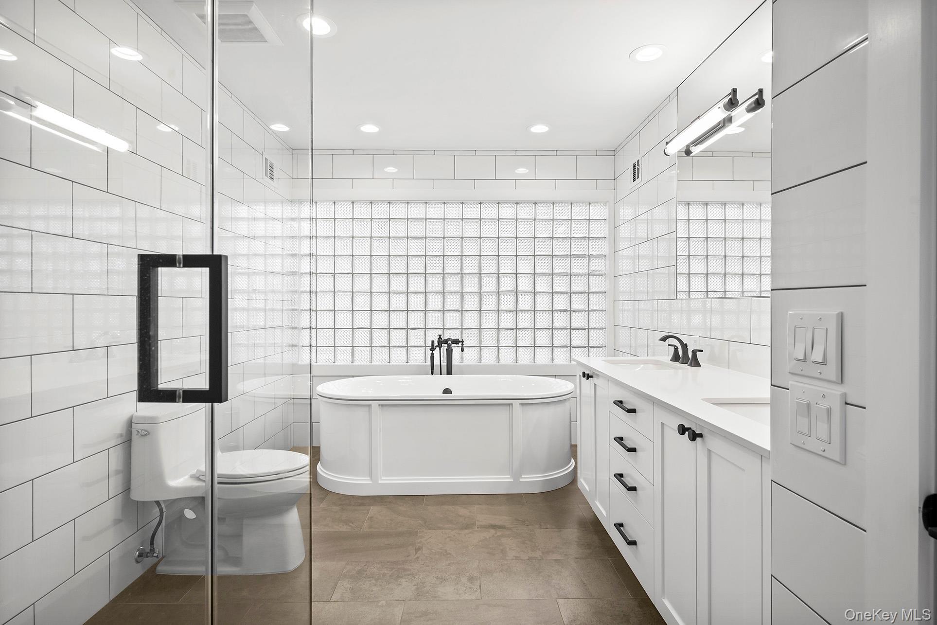 #16 photo, 1 Acorn Path, サフォーク郡 Quogue , NY 11959