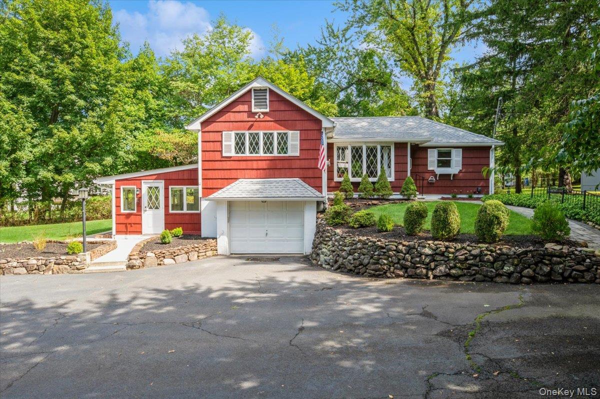 #1 photo, 25 Lowerre Place, Valley Cottage , NY 10989