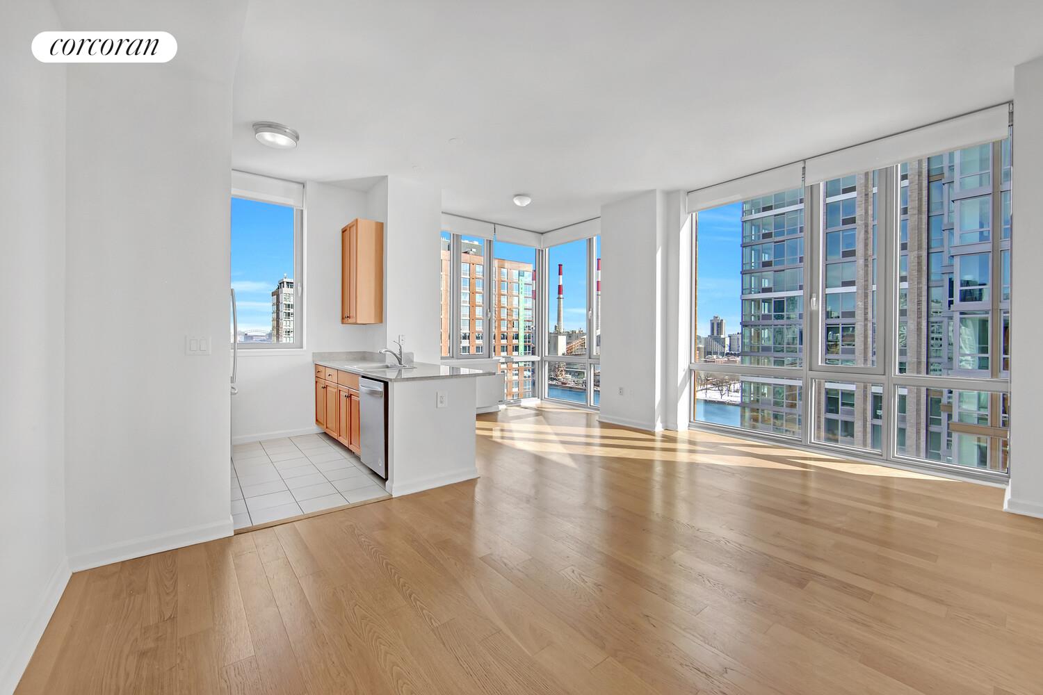 #1 photo, New York City, マンハッタン Roosevelt Island , NY 10044