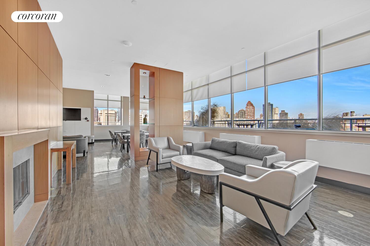 #10 photo, New York City, マンハッタン Roosevelt Island , NY 10044