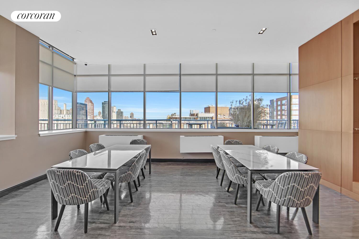 #12 photo, New York City, マンハッタン Roosevelt Island , NY 10044