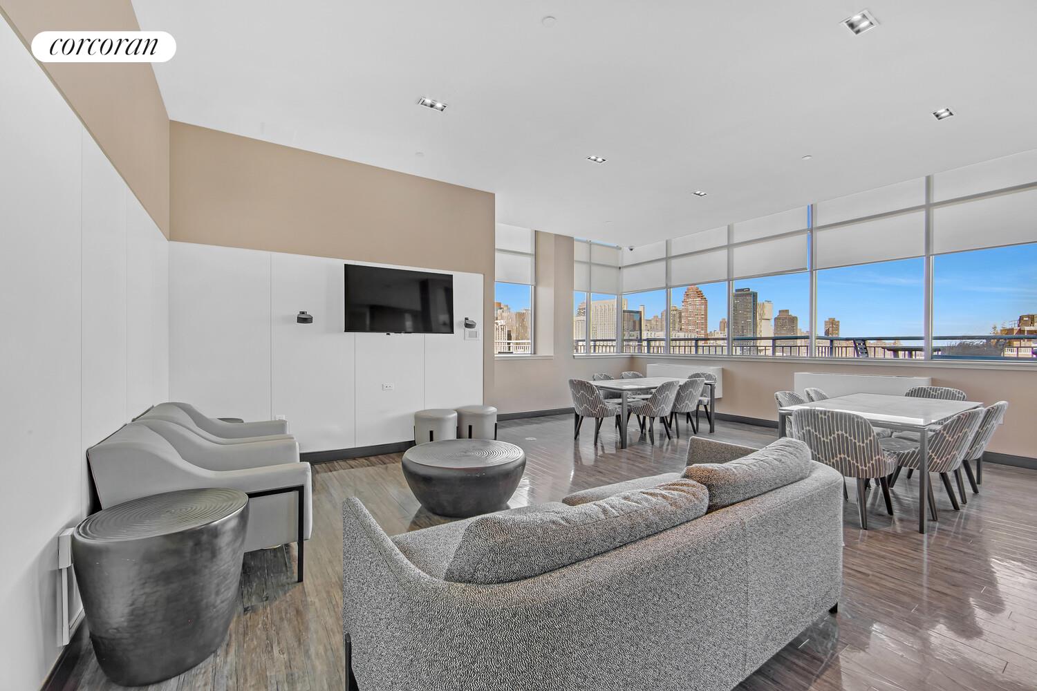 #13 photo, New York City, マンハッタン Roosevelt Island , NY 10044