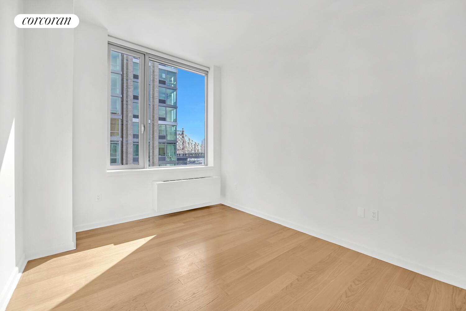 #6 photo, New York City, マンハッタン Roosevelt Island , NY 10044