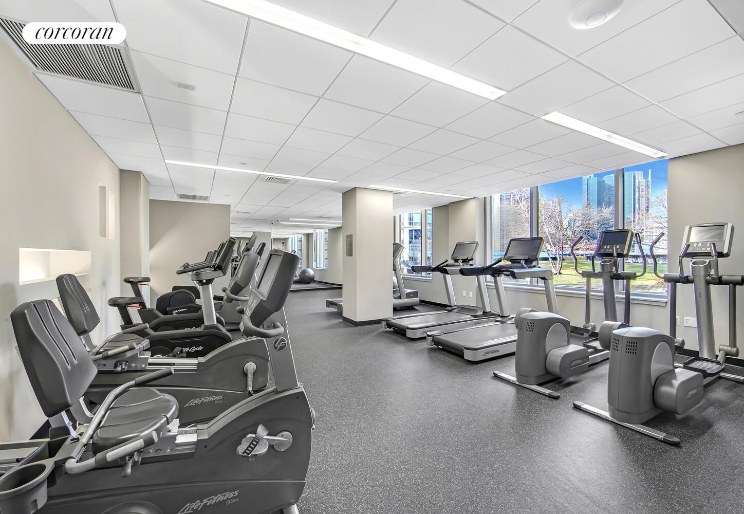 #8 photo, New York City, マンハッタン Roosevelt Island , NY 10044