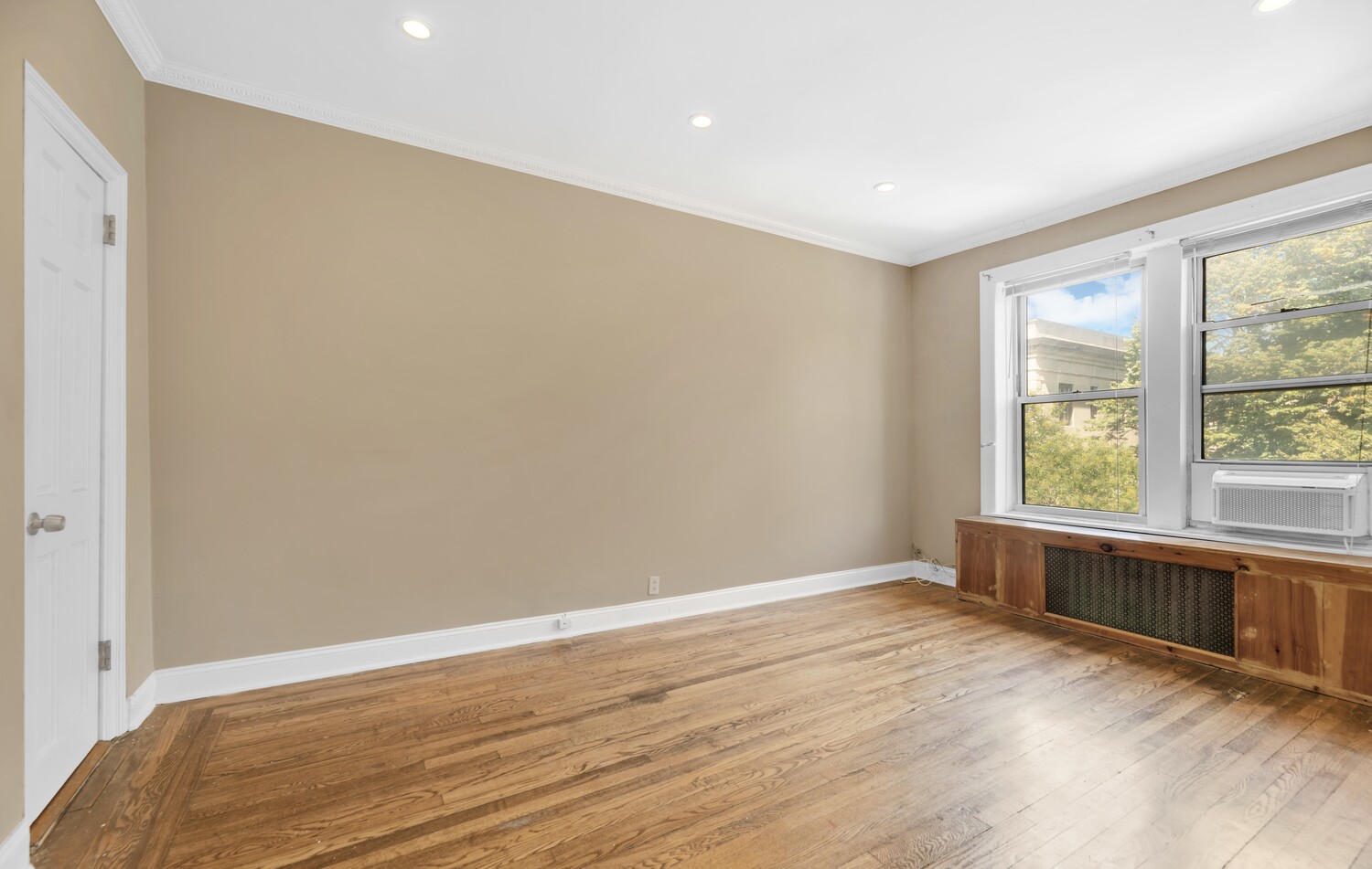 #6 photo, 1075 GRAND CONCOURSE, Concourse , NY 10452