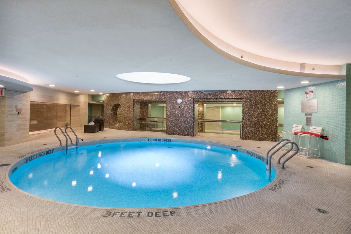 #17 photo, New York City, Lincoln Square , NY 10069