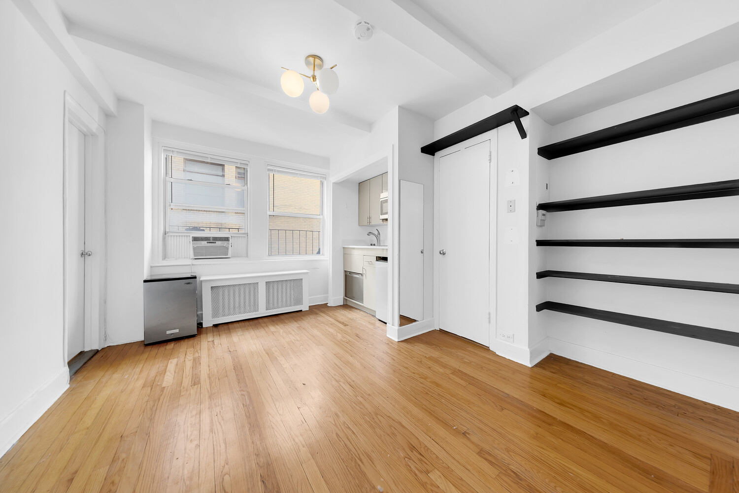 #4 photo, 321 E 43RD Street, マンハッタン Turtle Bay , NY 10017