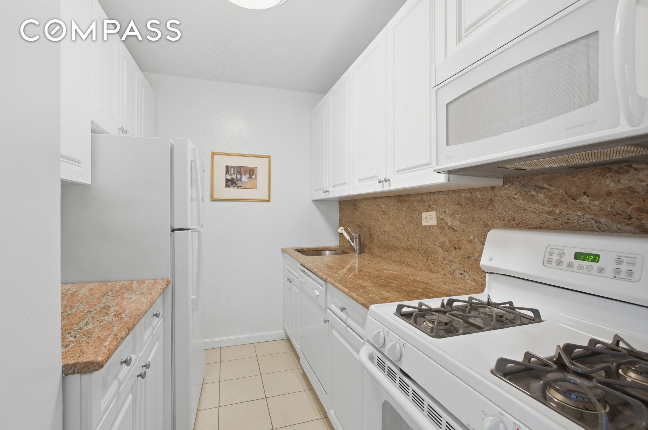 #13 photo, 140 W End Avenue, マンハッタン Upper West Side , NY 10023