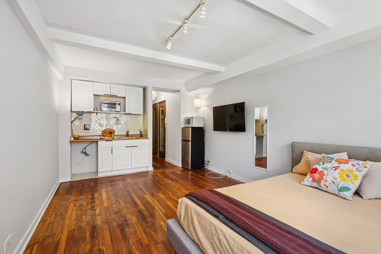 #1 photo, 320 E 42ND Street, Murray Hill , NY 10017