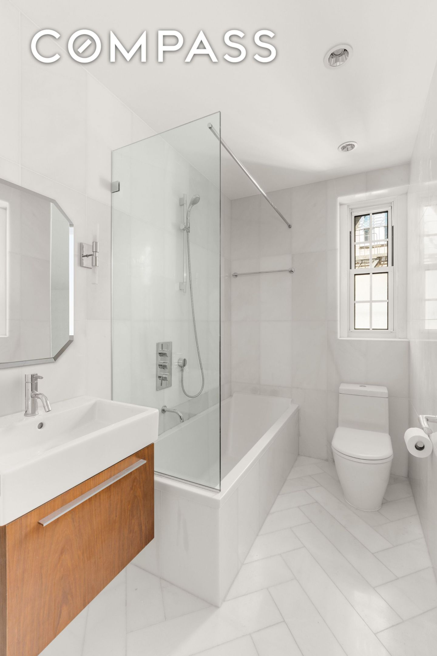 #11 photo, 35-25 77th Street, クイーンズ区 Jackson Heights , NY 11372