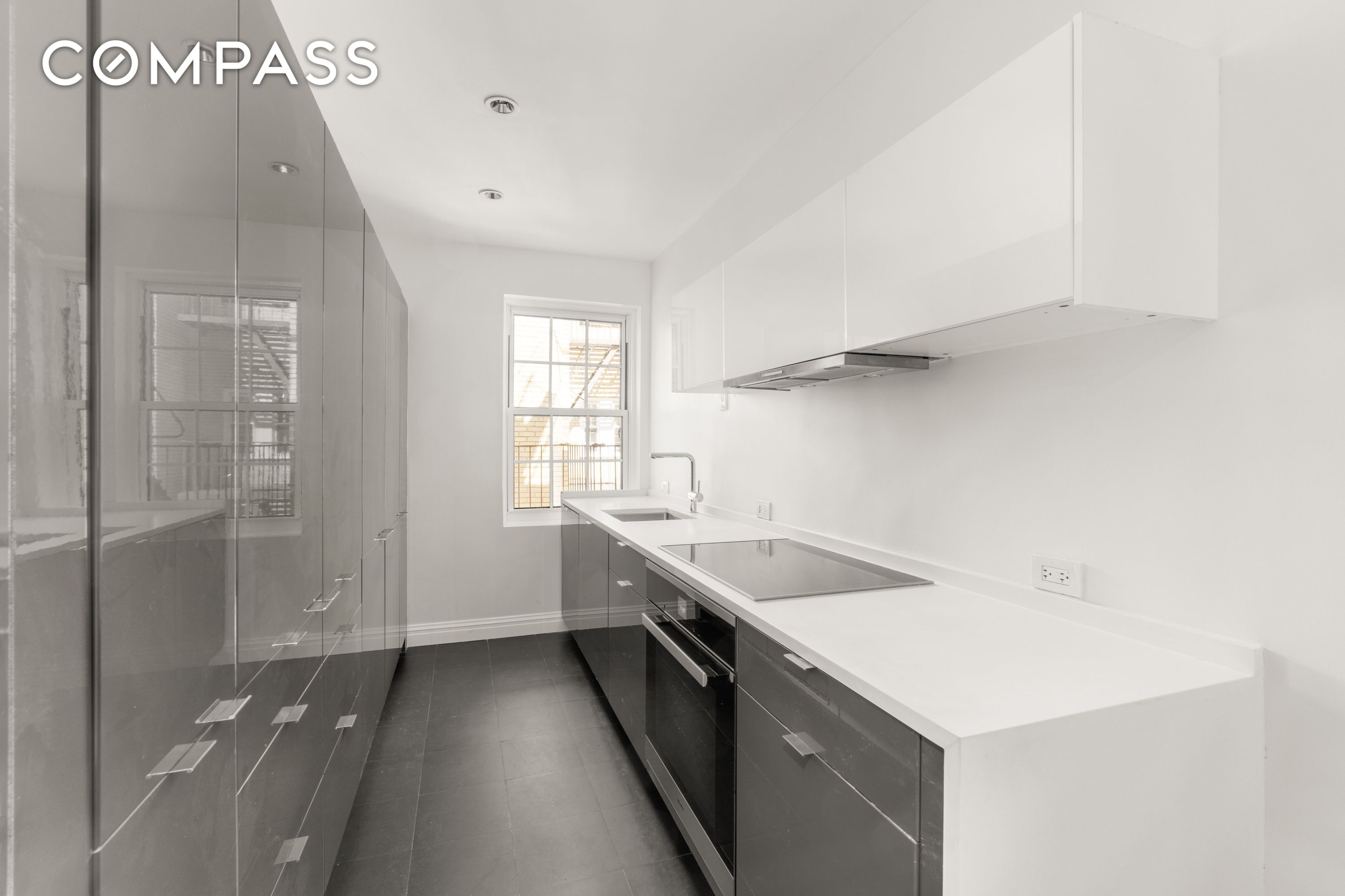 #5 photo, 35-25 77th Street, クイーンズ区 Jackson Heights , NY 11372