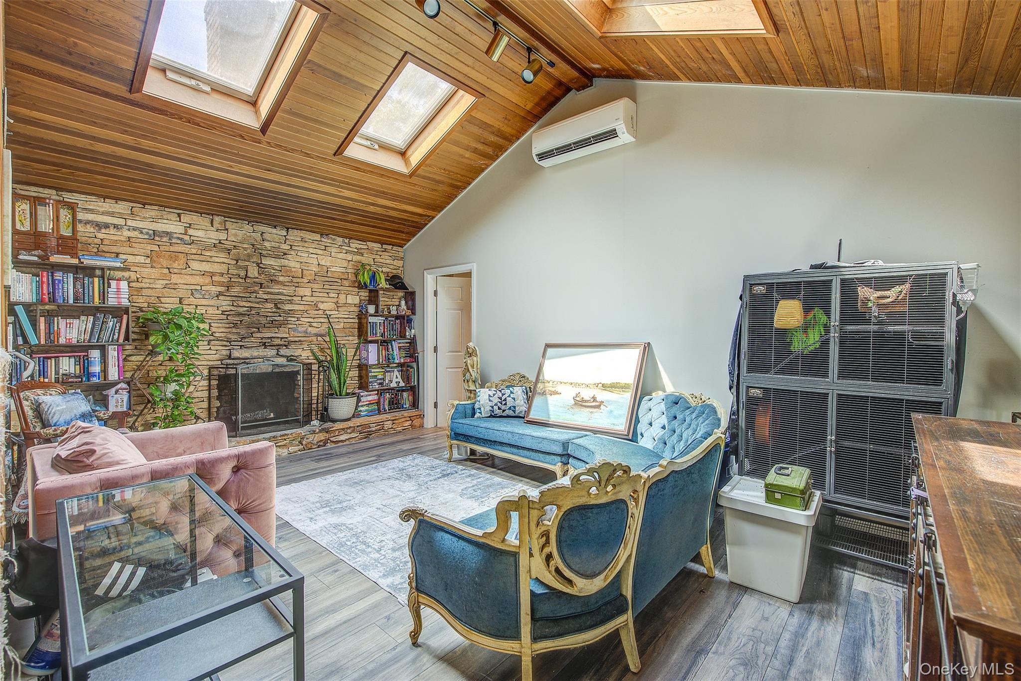 #10 photo, 34 Hawthorne Street, Mount Sinai , NY 11766