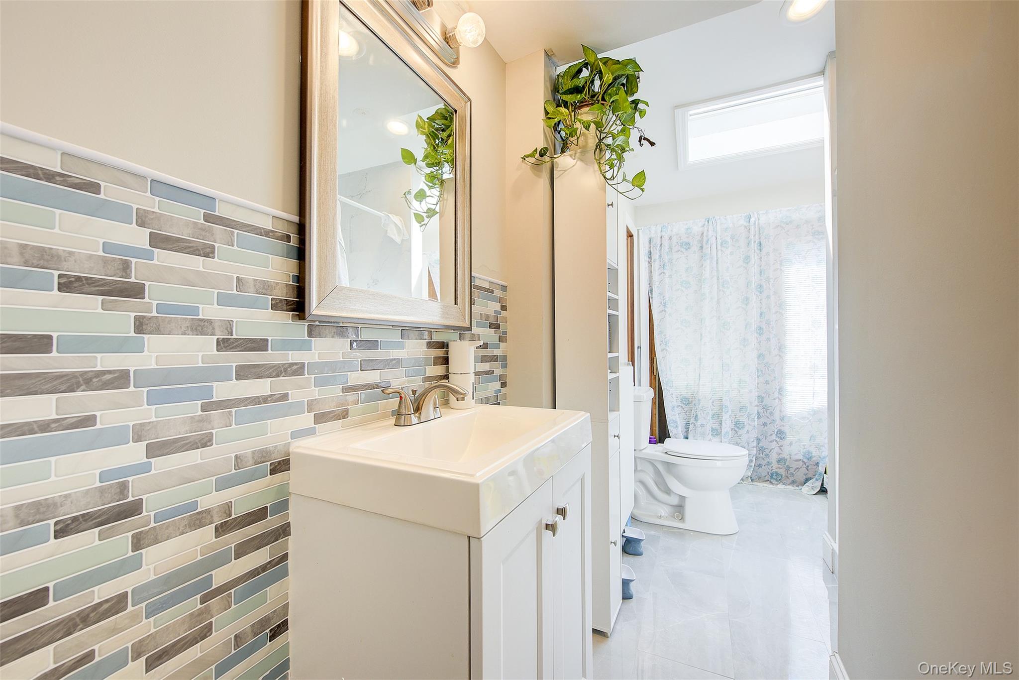 #11 photo, 34 Hawthorne Street, Mount Sinai , NY 11766