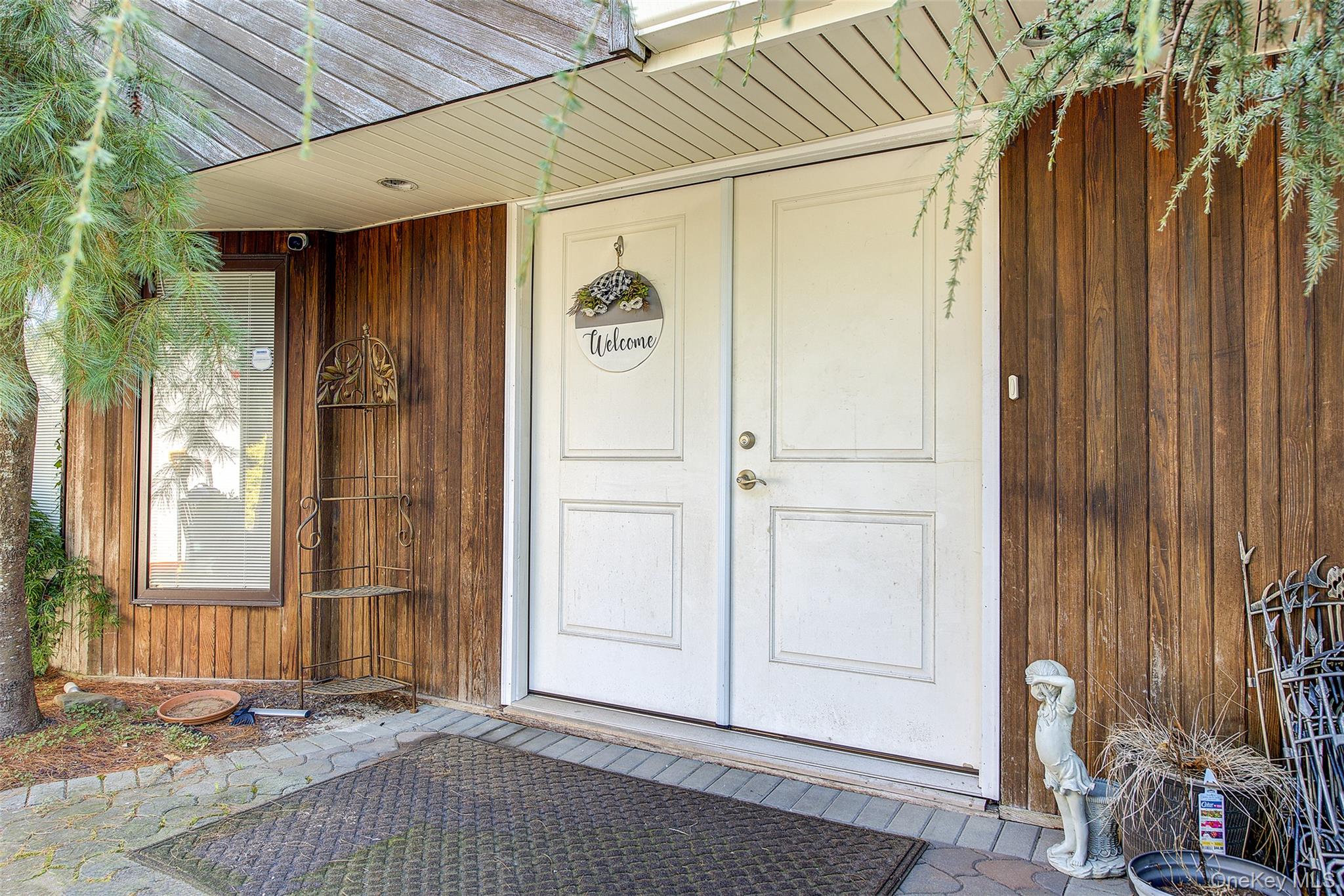 #2 photo, 34 Hawthorne Street, Mount Sinai , NY 11766