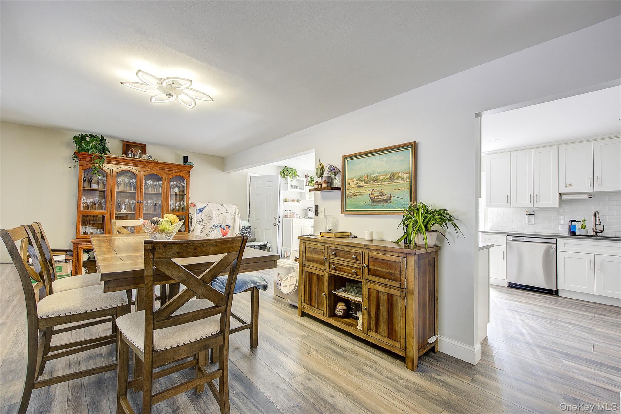 #5 photo, 34 Hawthorne Street, Mount Sinai , NY 11766