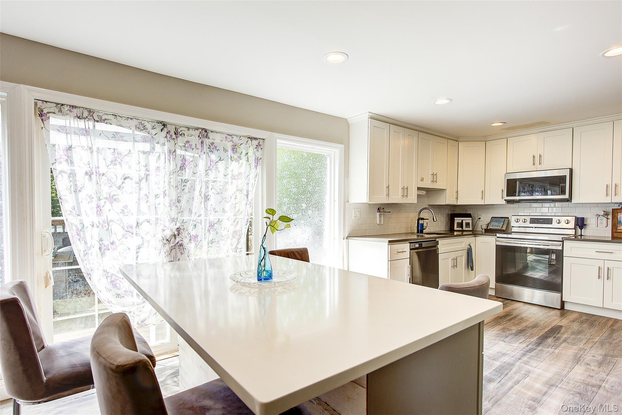 #8 photo, 34 Hawthorne Street, Mount Sinai , NY 11766