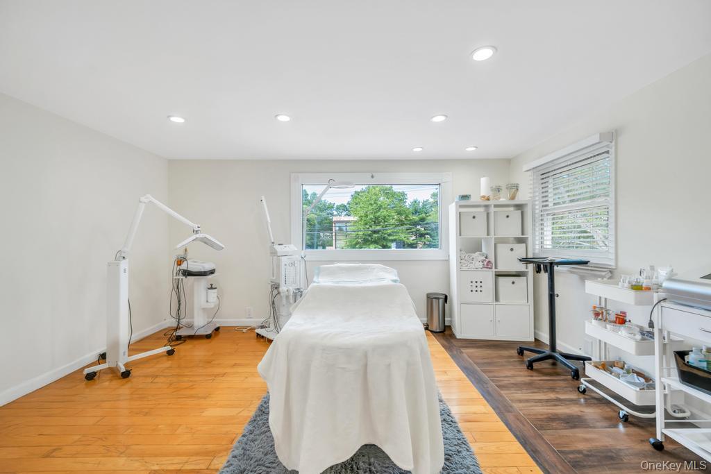 #14 photo, 1064 Suffolk, サフォーク郡 Brentwood , NY 11717