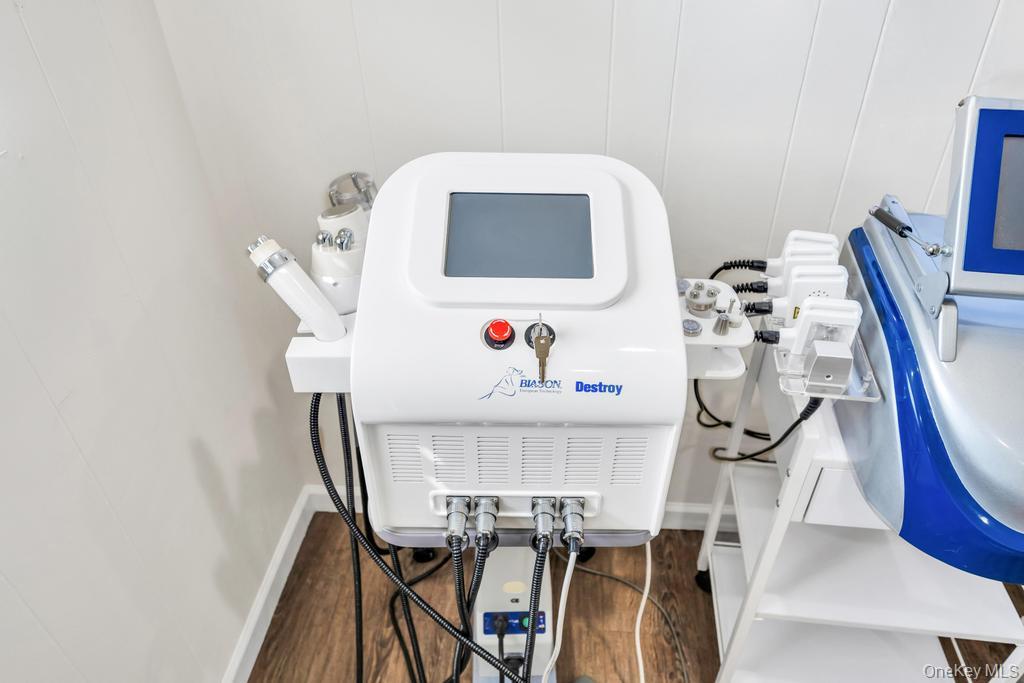 #15 photo, 1064 Suffolk, サフォーク郡 Brentwood , NY 11717