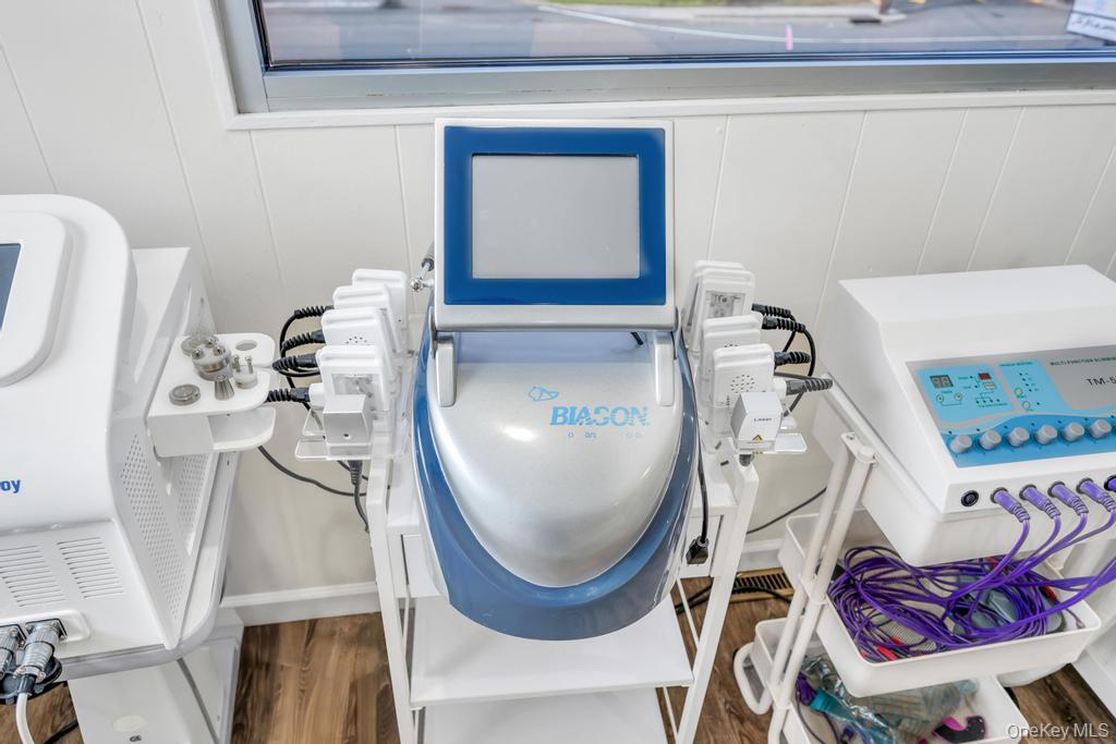 #16 photo, 1064 Suffolk, サフォーク郡 Brentwood , NY 11717