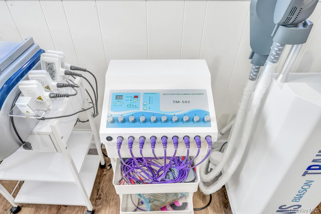 #17 photo, 1064 Suffolk, サフォーク郡 Brentwood , NY 11717