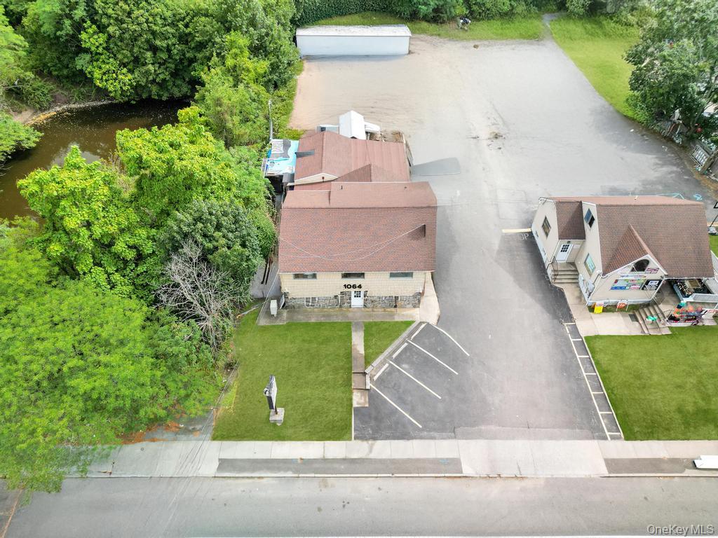 #2 photo, 1064 Suffolk, サフォーク郡 Brentwood , NY 11717