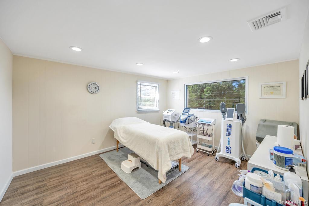 #6 photo, 1064 Suffolk, サフォーク郡 Brentwood , NY 11717