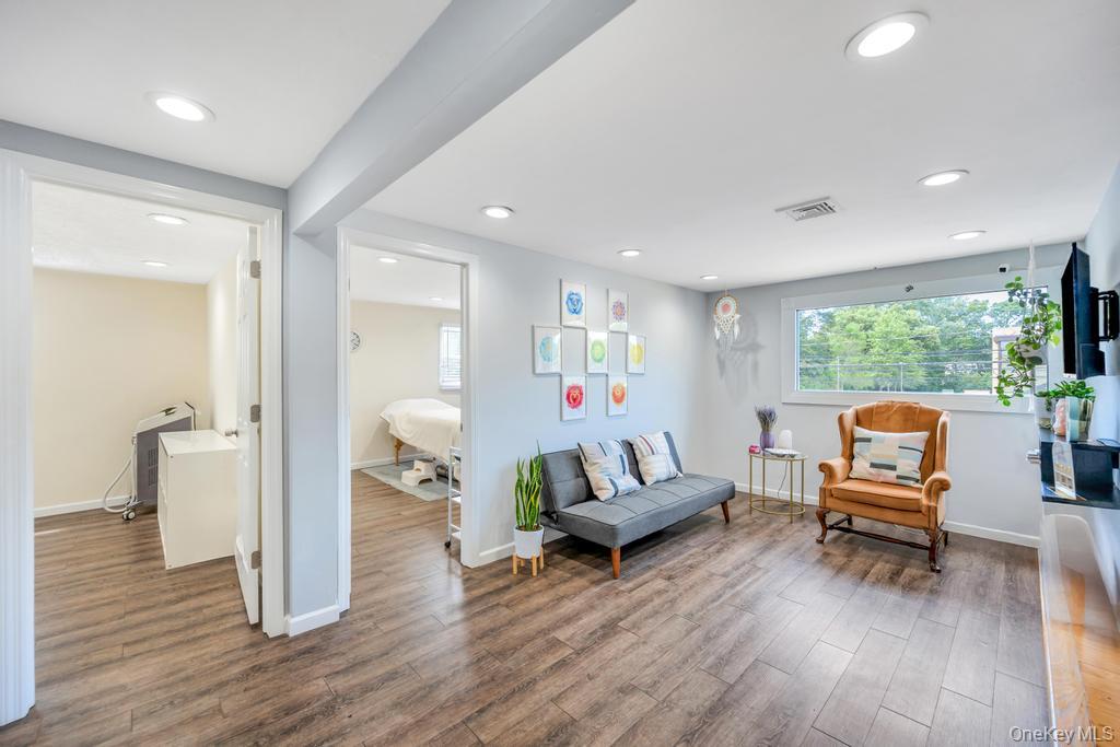 #8 photo, 1064 Suffolk, サフォーク郡 Brentwood , NY 11717