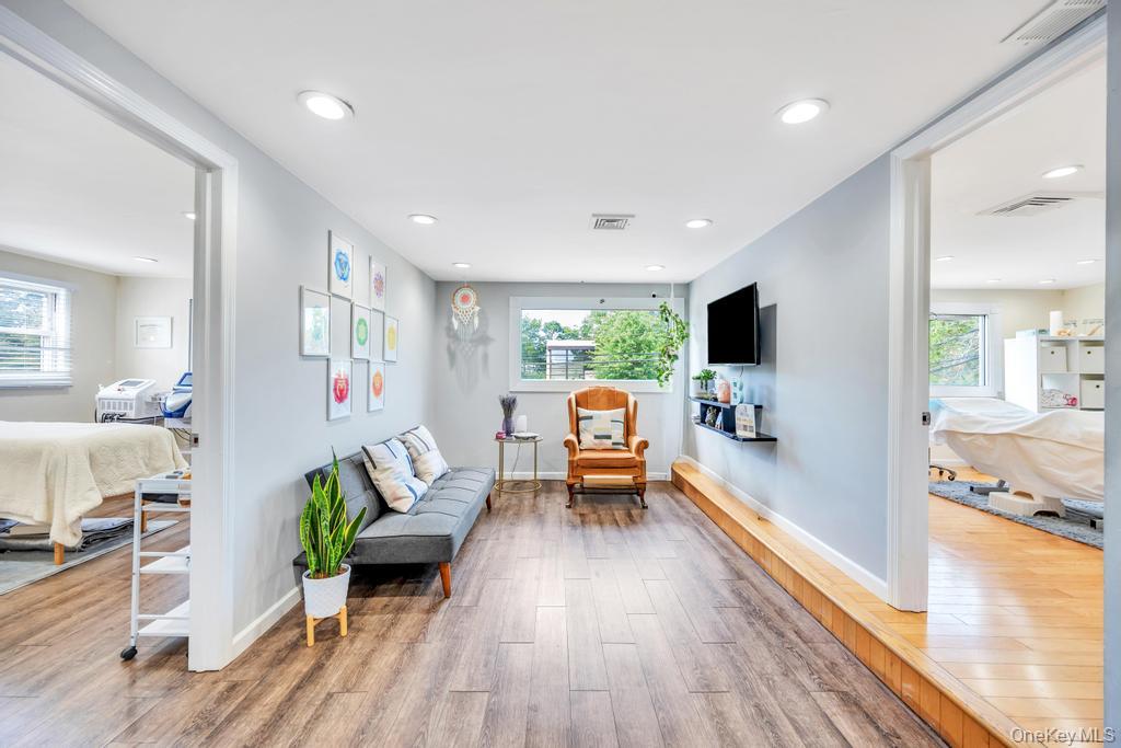 #9 photo, 1064 Suffolk, サフォーク郡 Brentwood , NY 11717