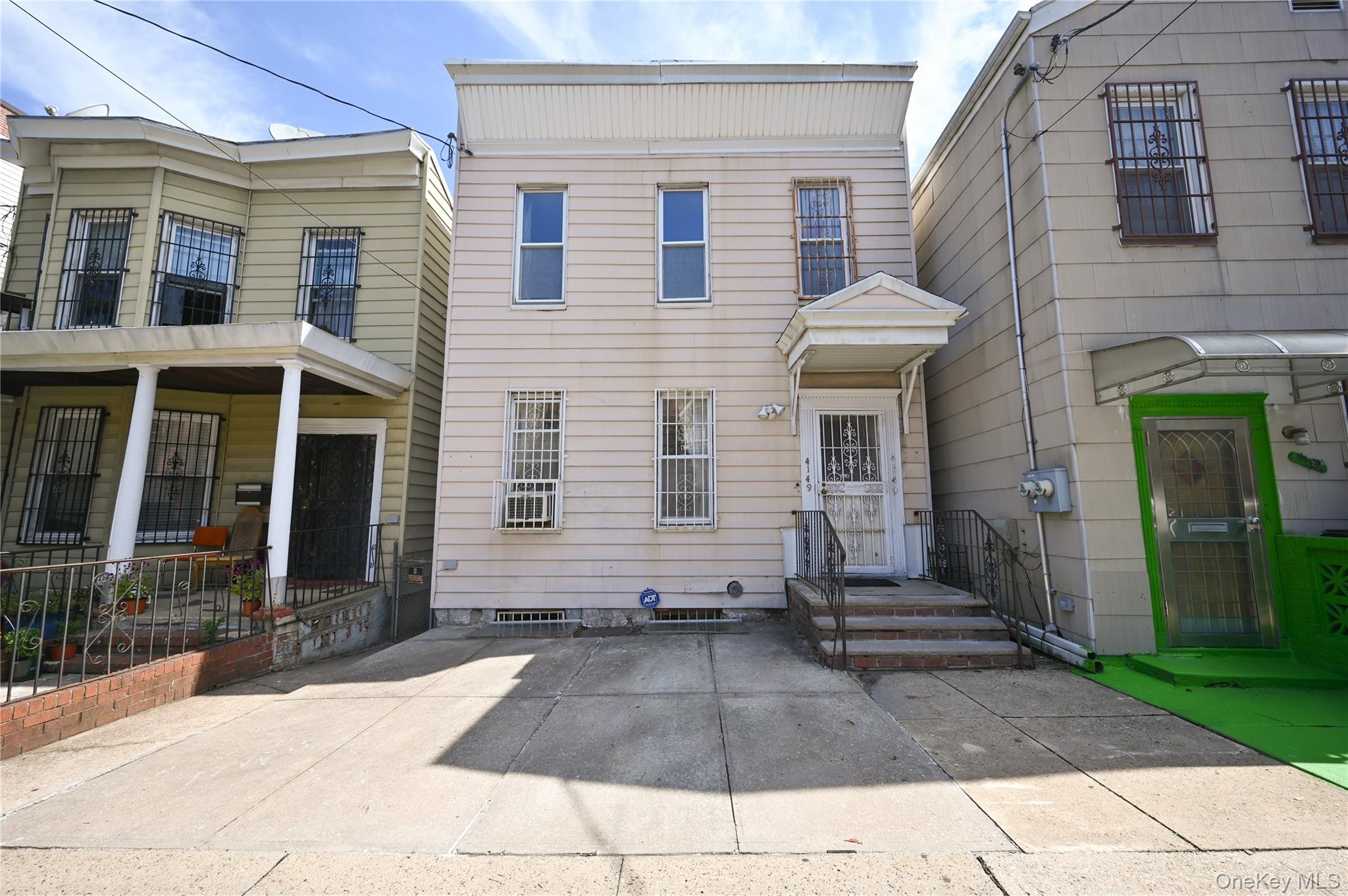 #1 photo, 41-49 71 Street, كوينز Woodside , NY 11377