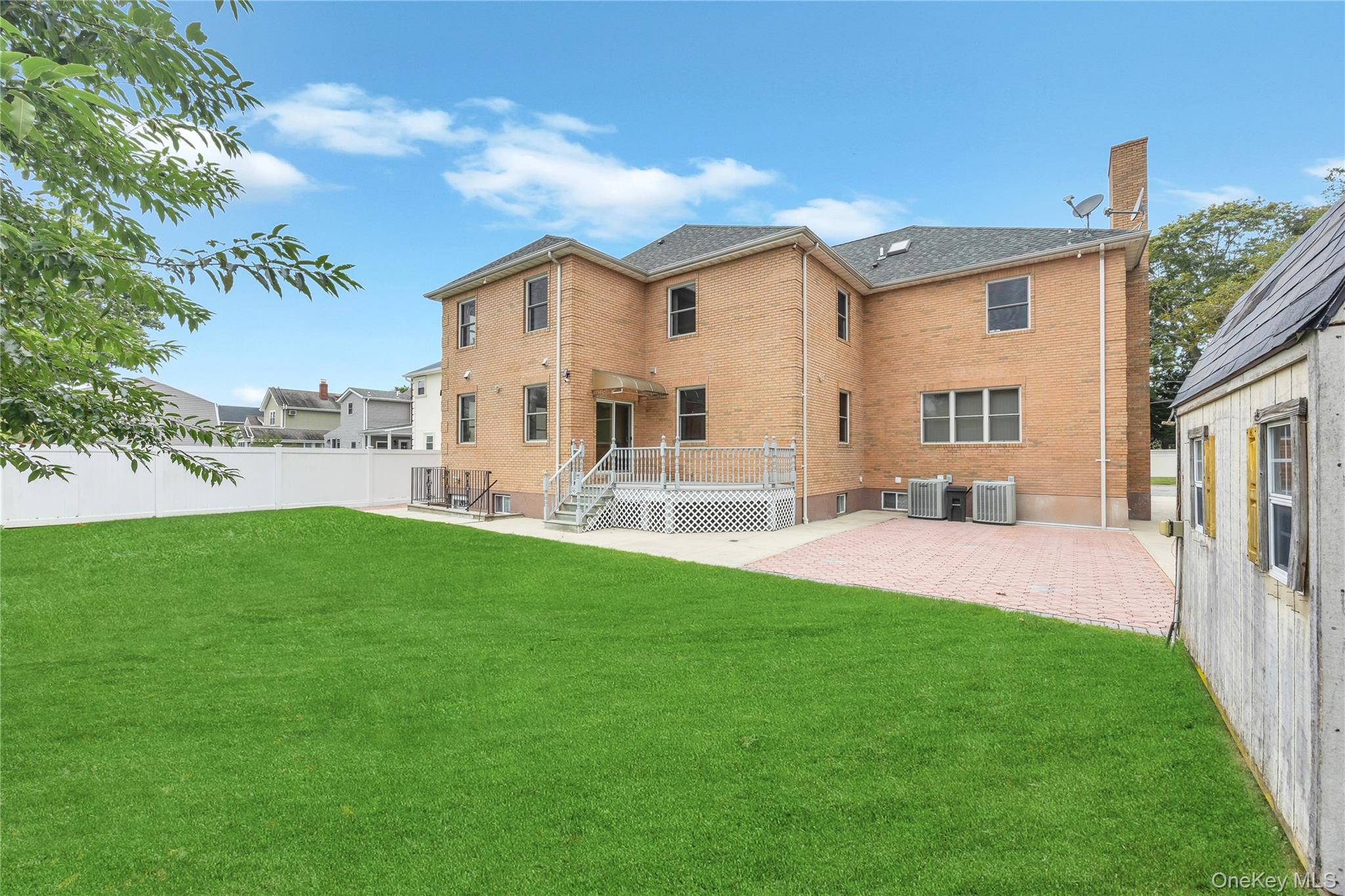 #20 photo, 29 Grove Street, Hicksville , NY 11801