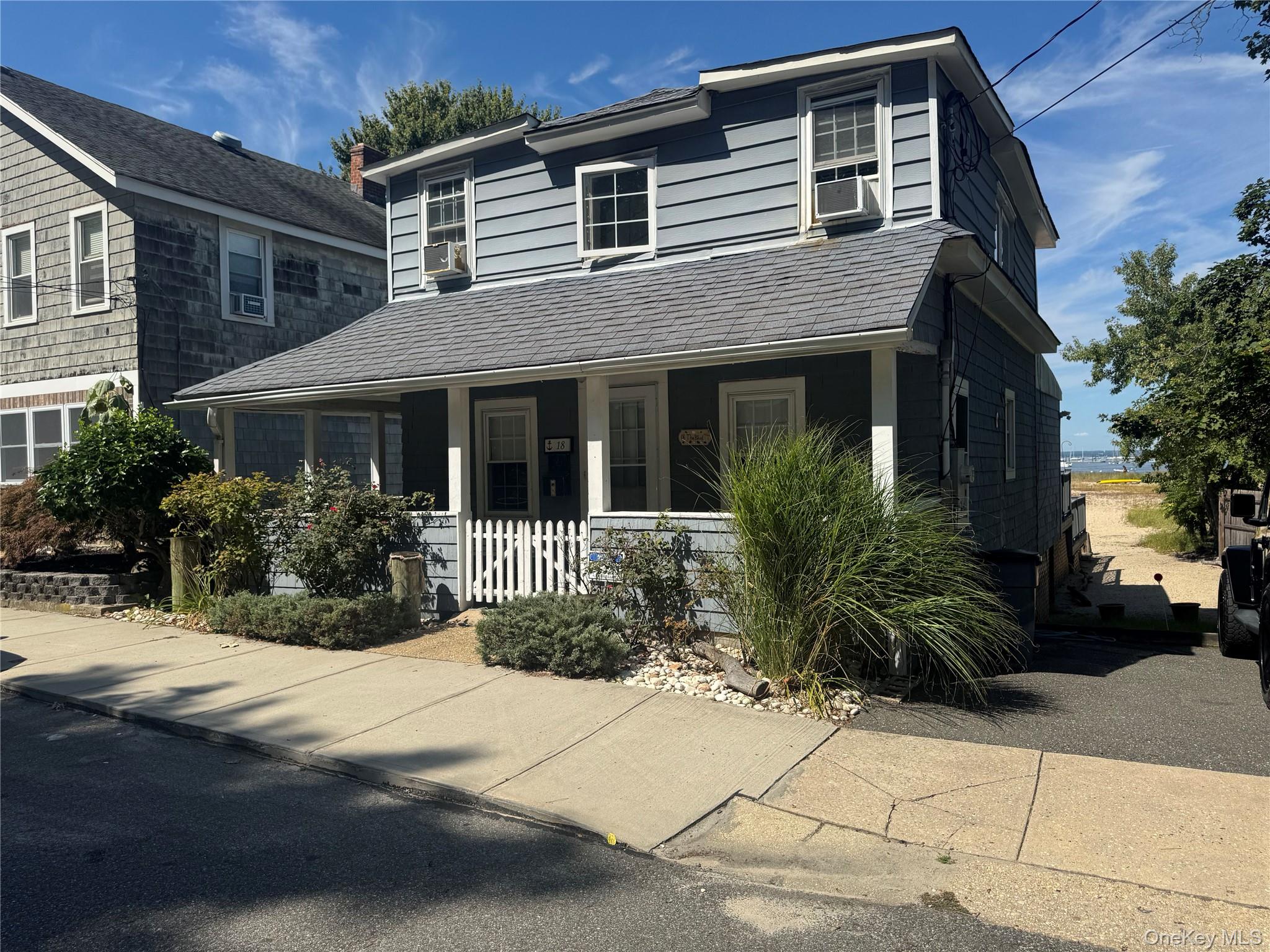 #1 photo, 18 The Boulevard, नासाउ काउंटी Sea Cliff , NY 11579