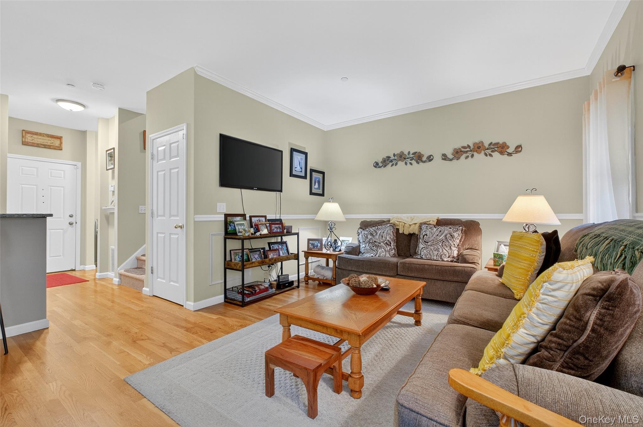 #4 photo, 646 E Main Street, Jefferson Valley , NY 10535