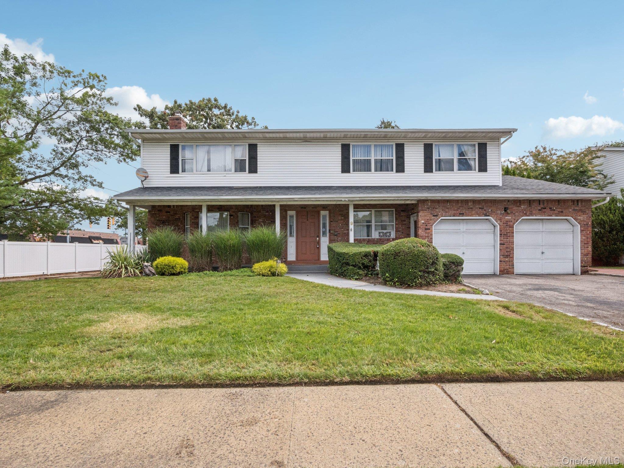 #1 photo, 9 Suzanne B Court, नासाउ काउंटी Massapequa , NY 11758